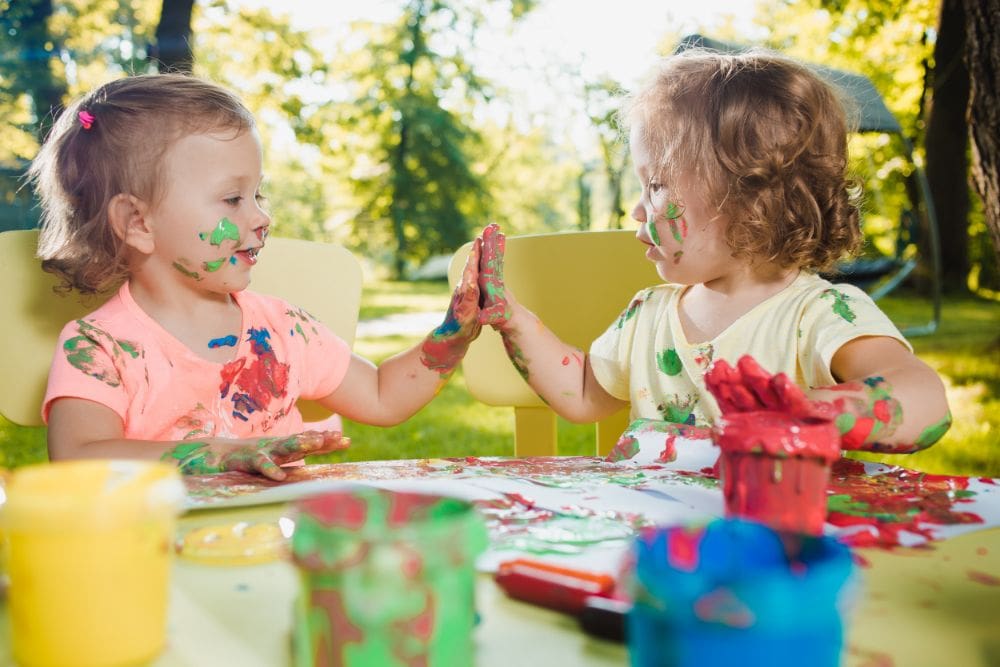 Advantages of attending painting classes for children